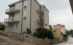 House 100M From The Beach With Free Parking And Breakfast