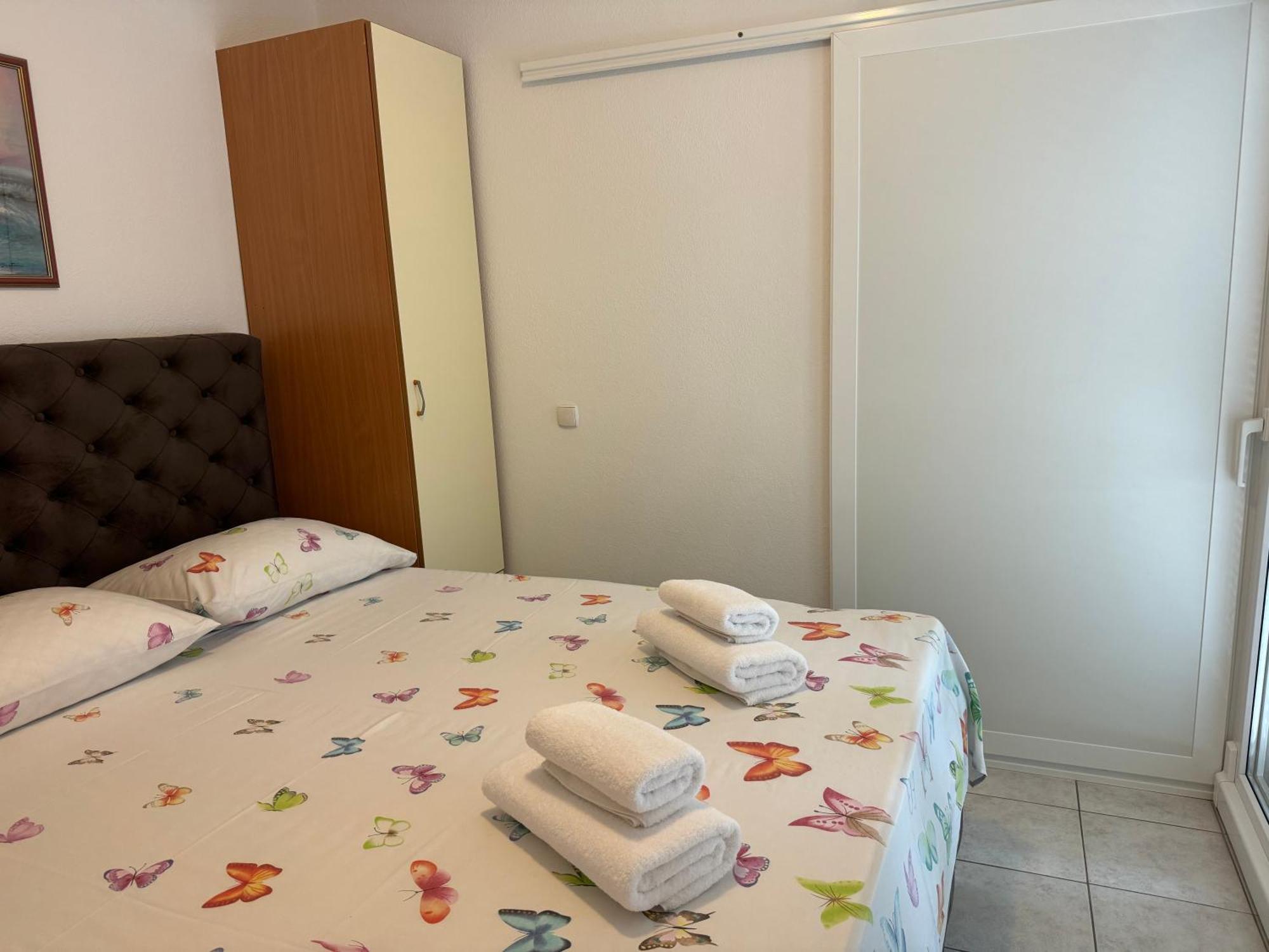 House 100M From The Beach With Free Parking And Breakfast Baška Voda Exterior foto