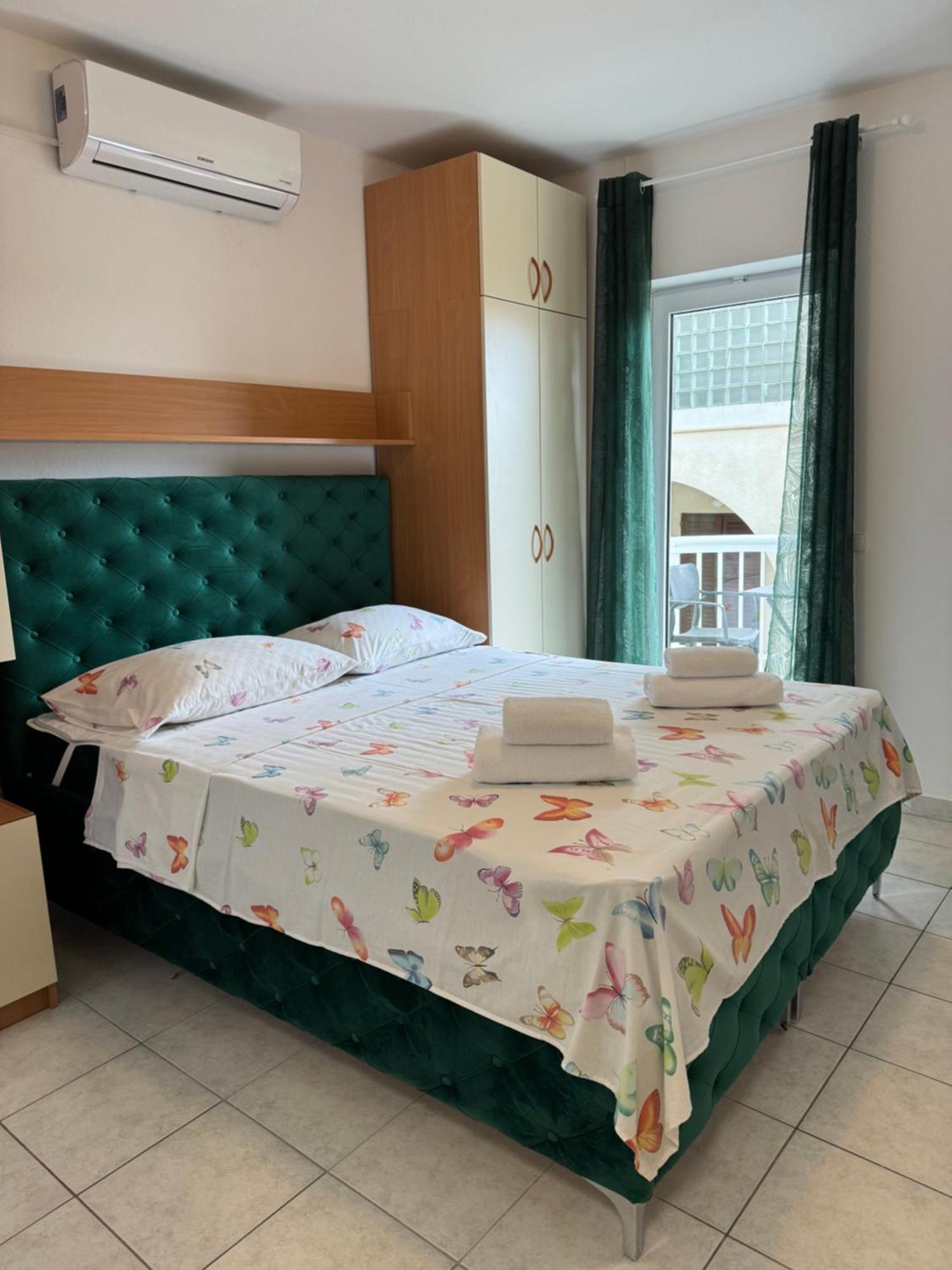 House 100M From The Beach With Free Parking And Breakfast Baška Voda Exterior foto