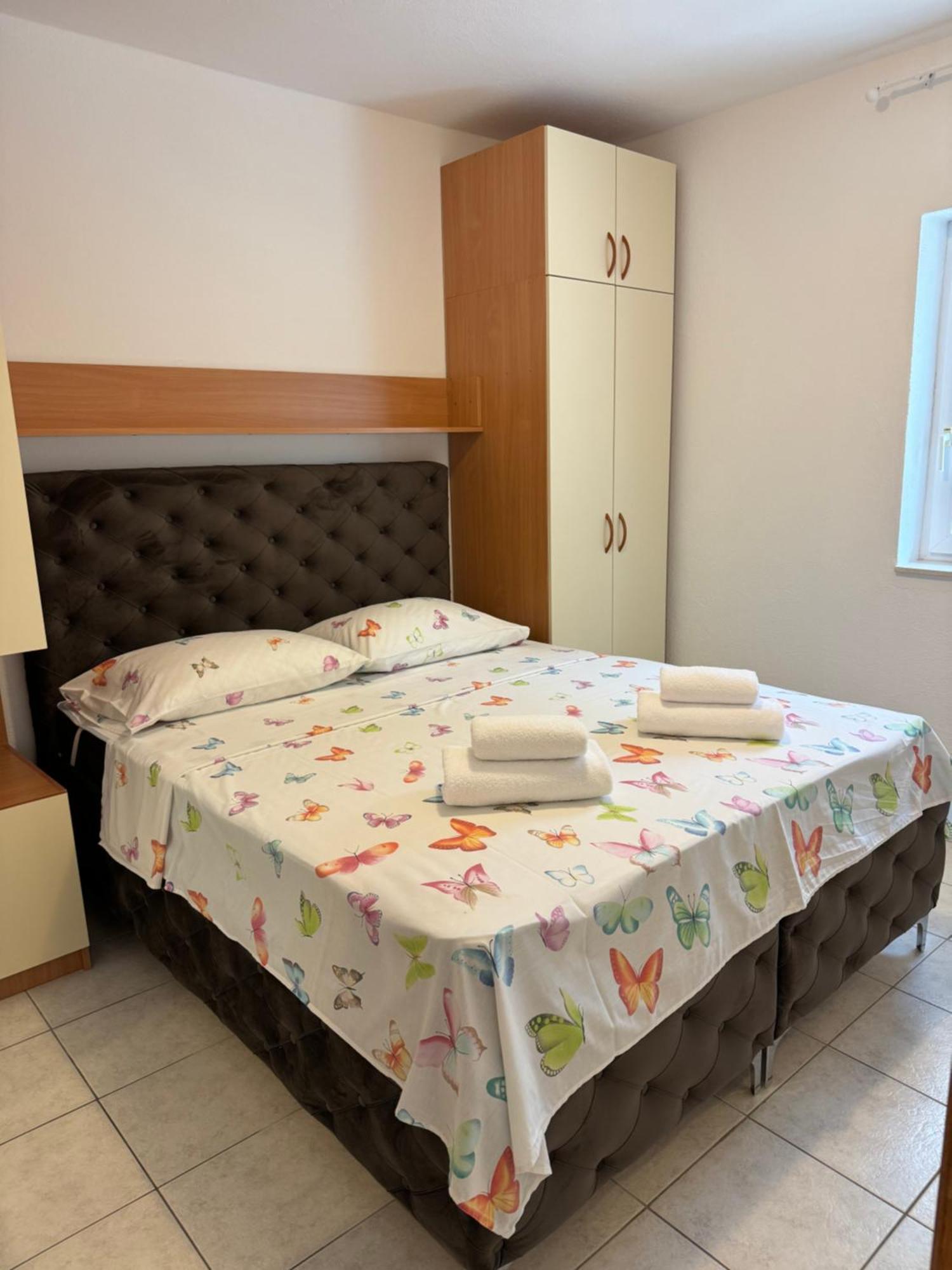 House 100M From The Beach With Free Parking And Breakfast Baška Voda Exterior foto