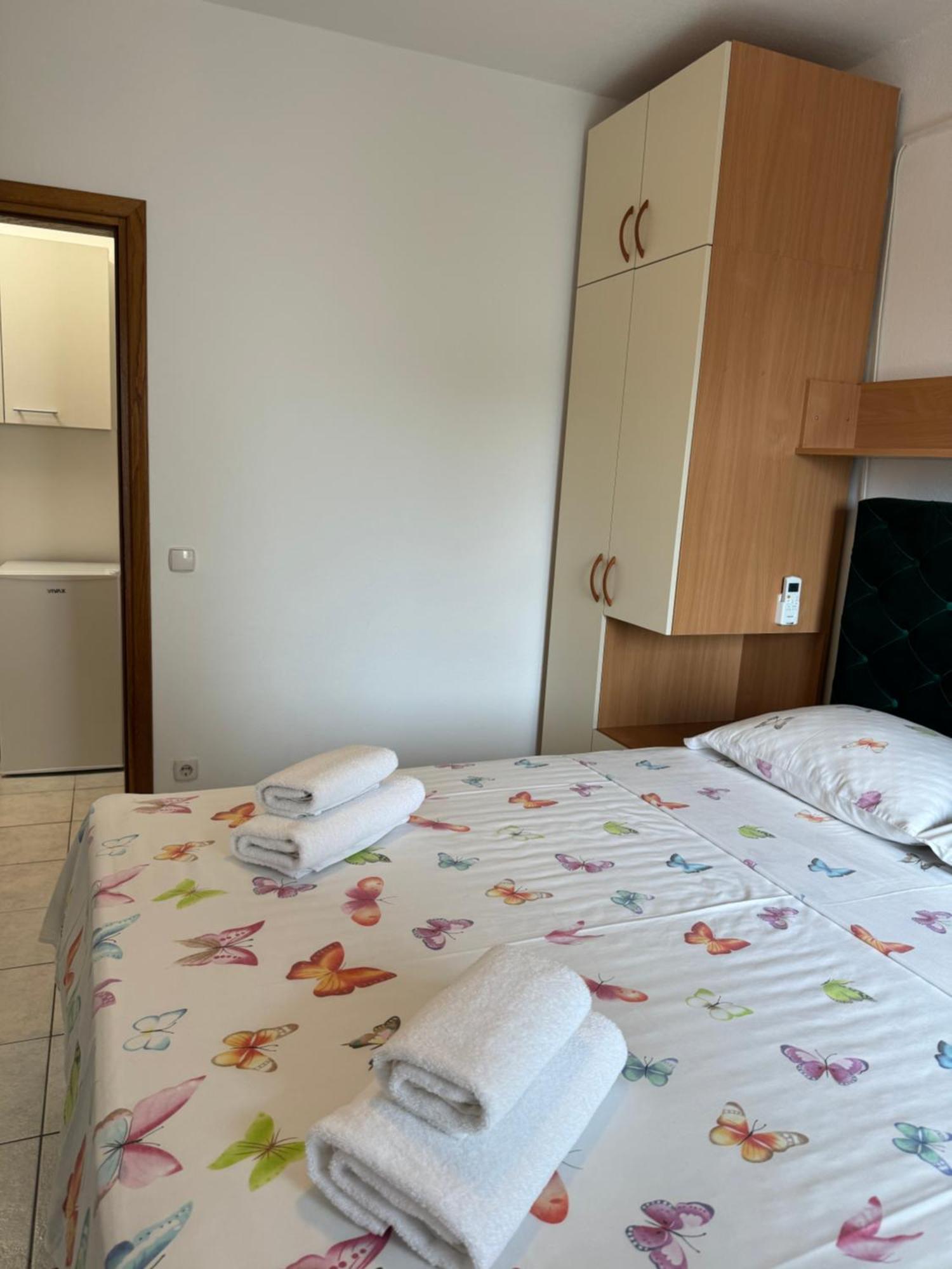 House 100M From The Beach With Free Parking And Breakfast Baška Voda Exterior foto